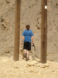 baz goes to take pics